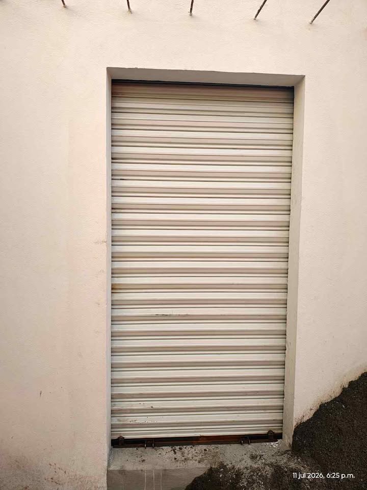 reparación de cortinas metálicas en Playa del Carmen